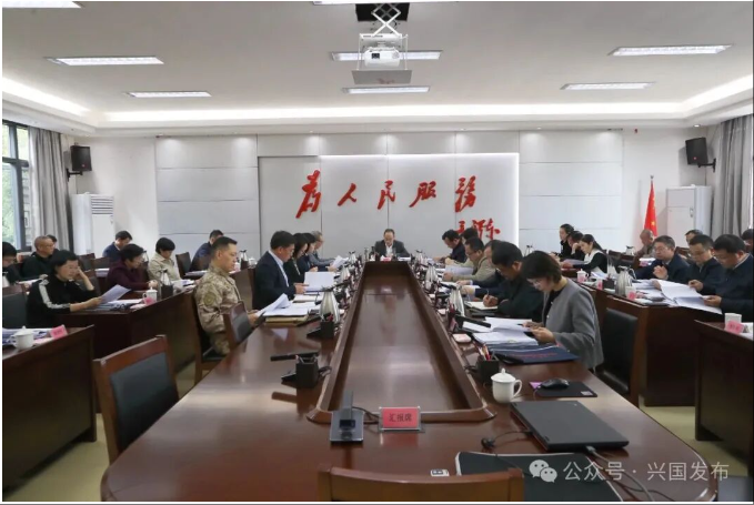 李贱贵主持召开县委常委会会议